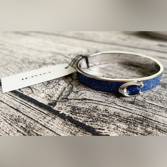 NWT! Coach enamel hinge bracelet in sparkling blue and silver with gift wrap - Picture 4 of 12